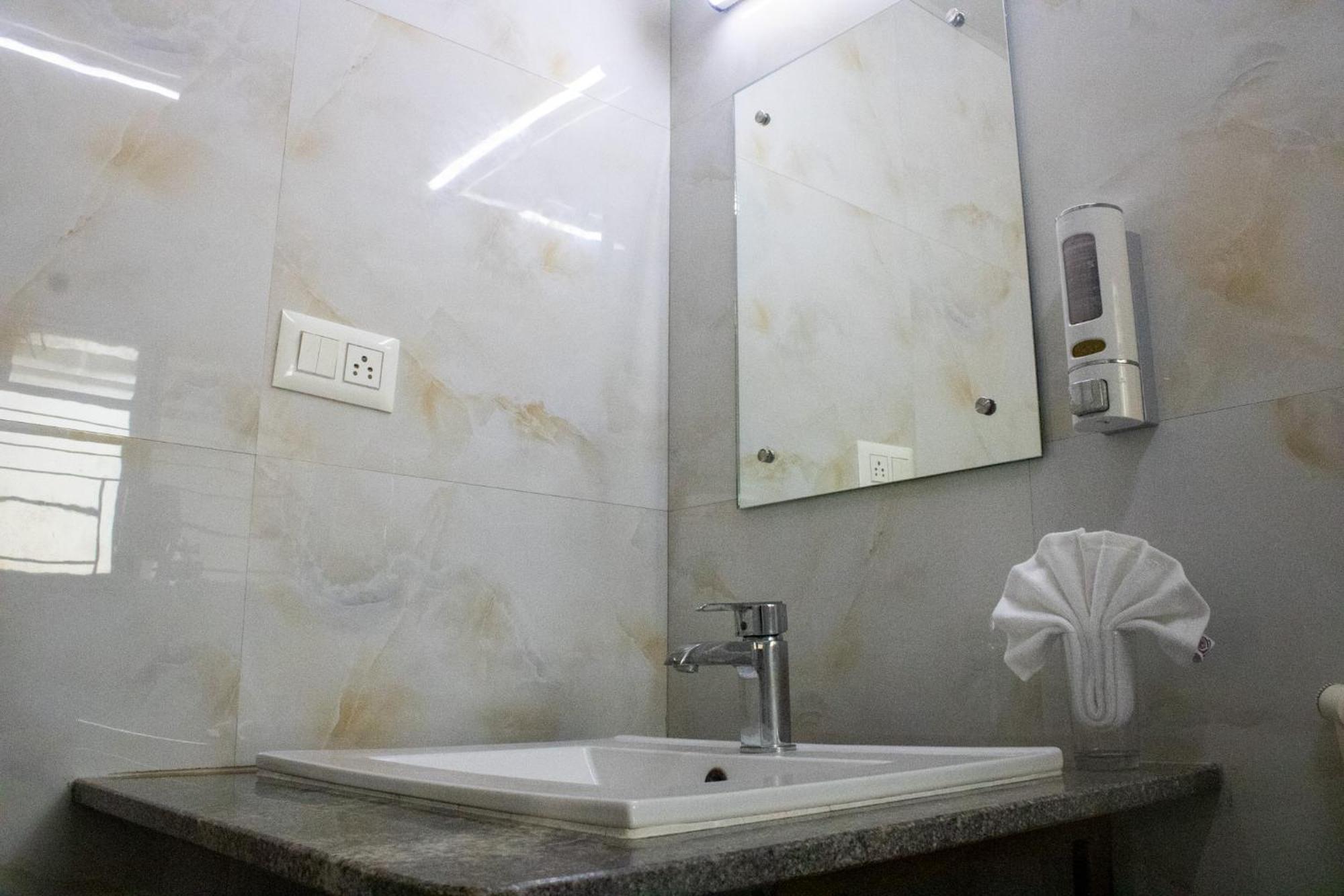 Mystic Hotel Koramangala บังกาลอร์ ภายนอก รูปภาพ